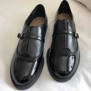 Bella Vita Black Patent Women's Leather Loafer-6W